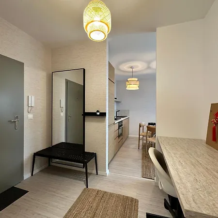 Sady, 5min From Airport And Parking Apartment