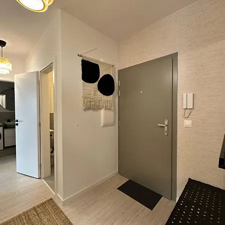 Sady, 5min From Airport And Parking
